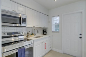 Paradise - Heated Pool & Near Beach